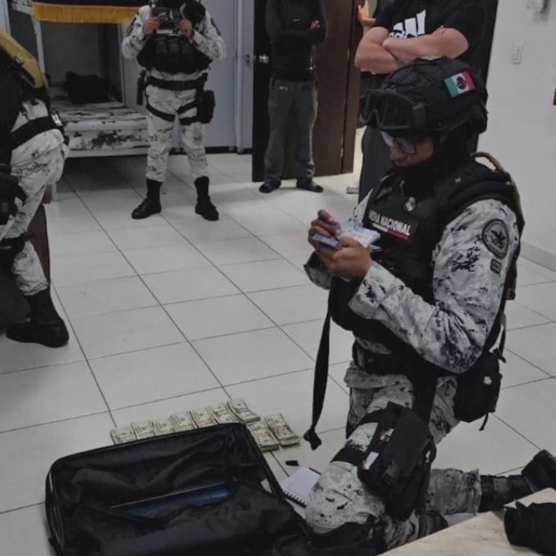 Decomisan Maleta con 48 Mil 800 Dólares a Elementos de la Guardia Nacional en Tepatitlán