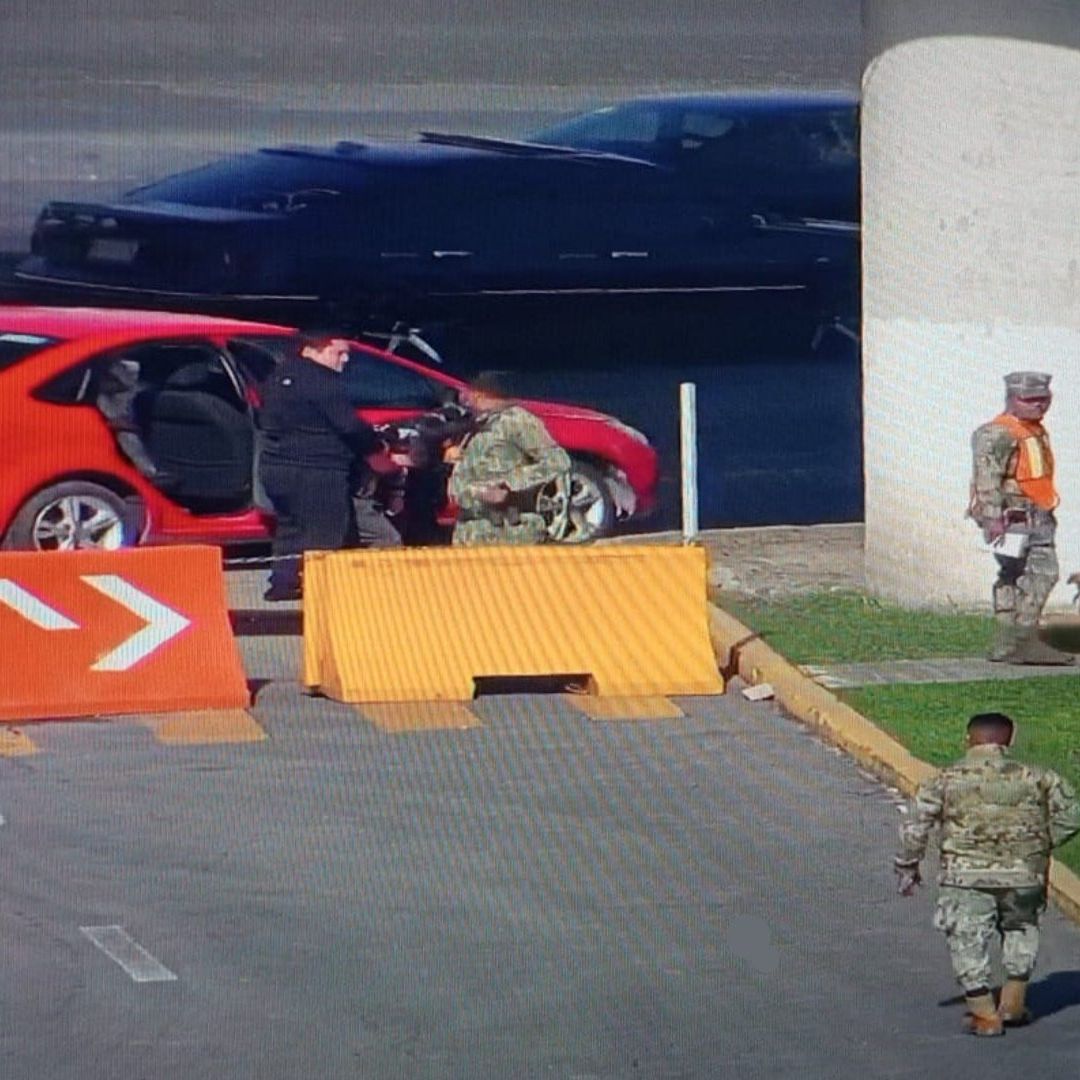 Salvan a Adolescente que se Estaba Ahogando en Aeropuerto de Toluca