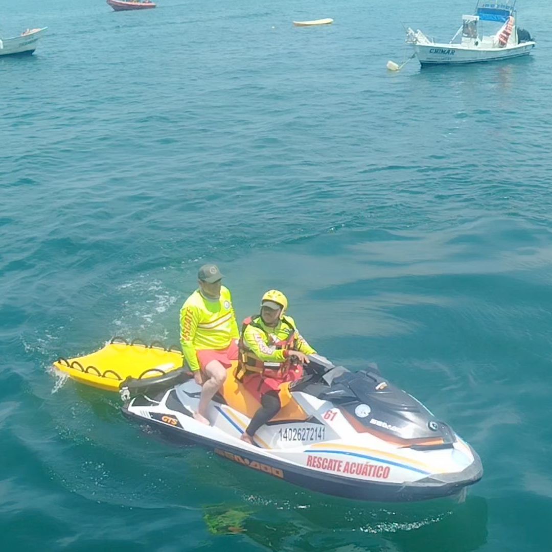 Joven de 19 Años Muere Ahogado al Ingresar al Mar para Salvar a su ...