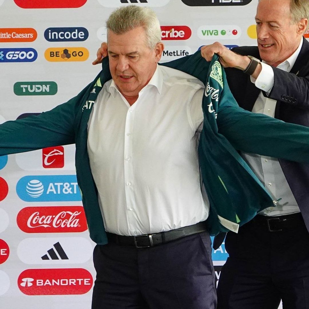 'El Vasco' Aguirre se puso por tercera vez la chaqueta de la Selección Mexicana. Foto Cuartoscuro