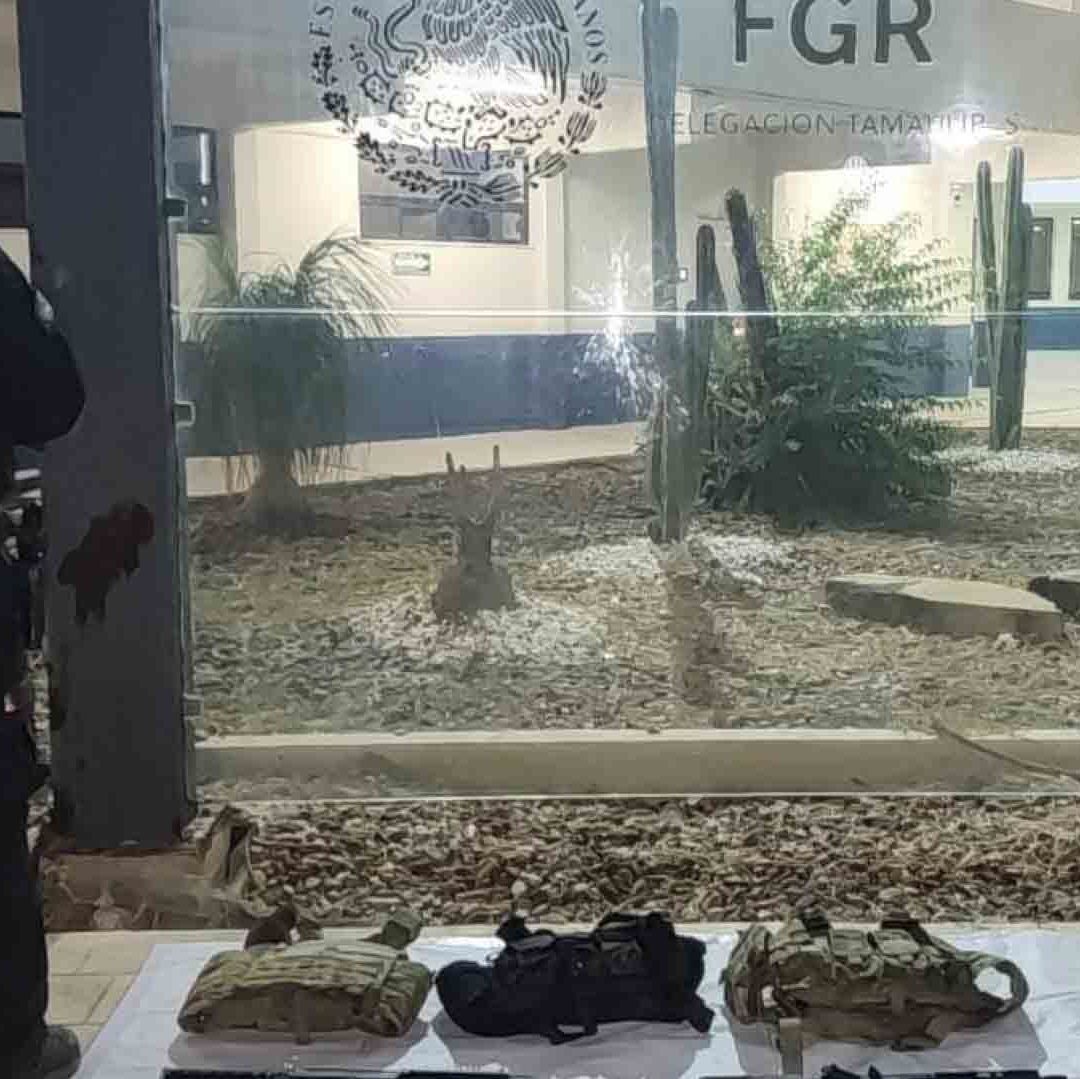Persecución de Presuntos Delincuentes en Autopista Reynosa-Mty Termina en Decomiso de Armas