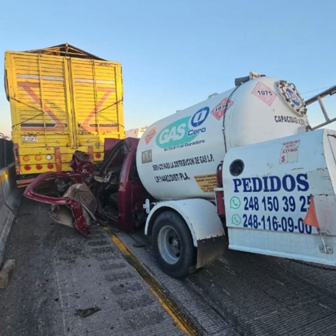 Cierre Parcial en Autopista Puebla Córdoba por Accidente de Pipa y Tractocamión