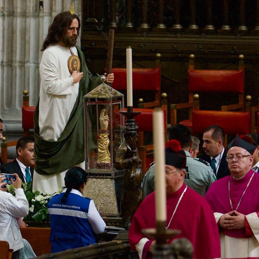 La reliquia de San Judas Tadeo continúa su recorrido por la CDMX y este día es exhibida aquí