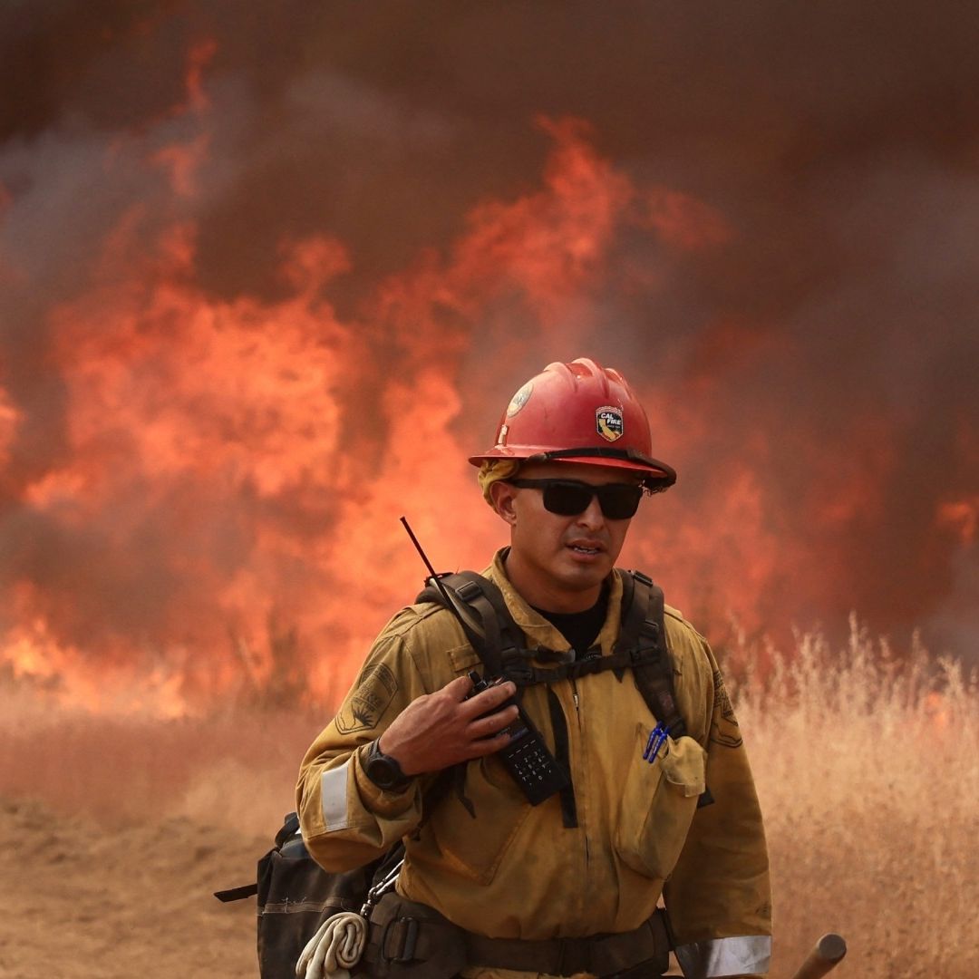 California está en alerta por los incendios forestales en el valle de Santa Bárbara.