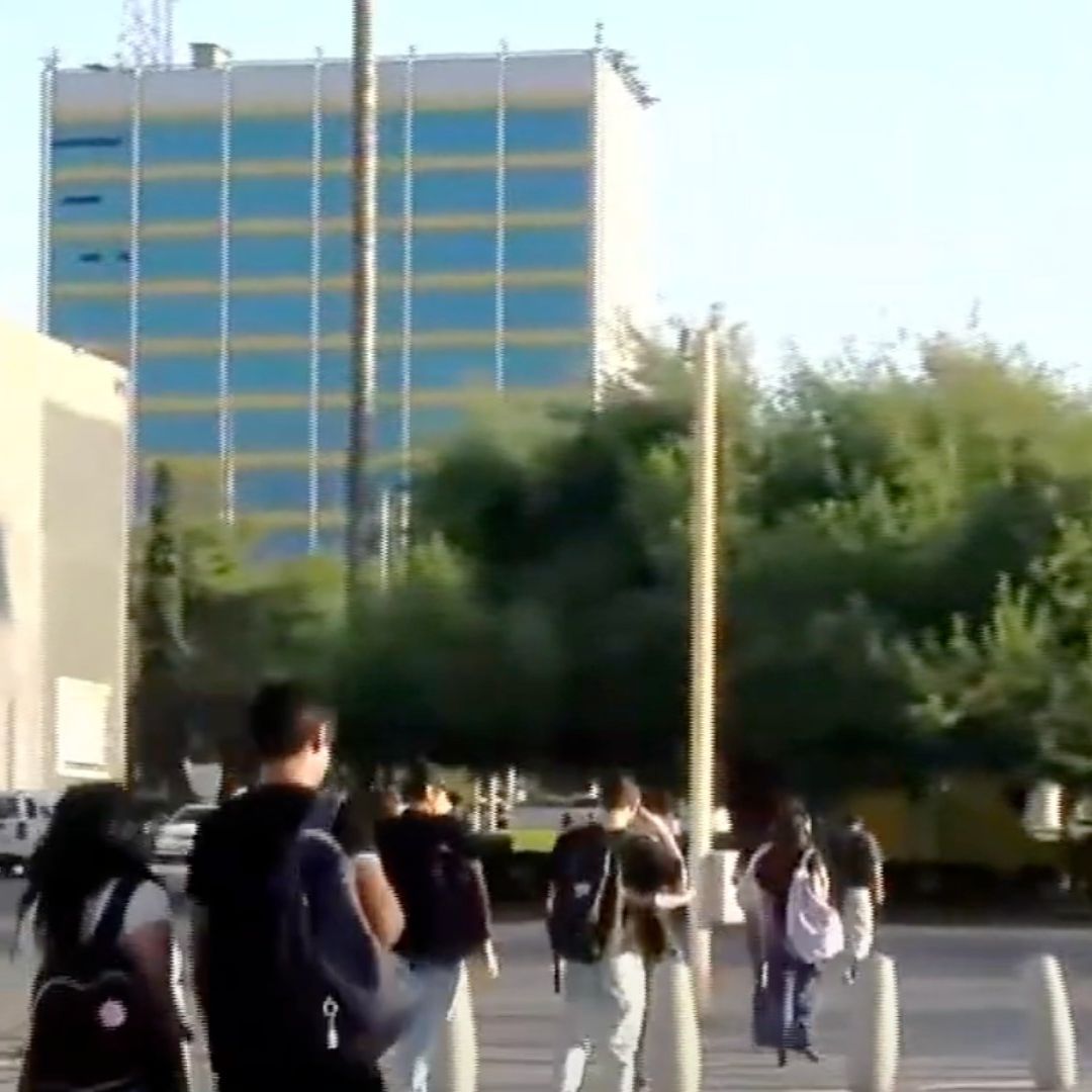 Alumnos regresan a clases