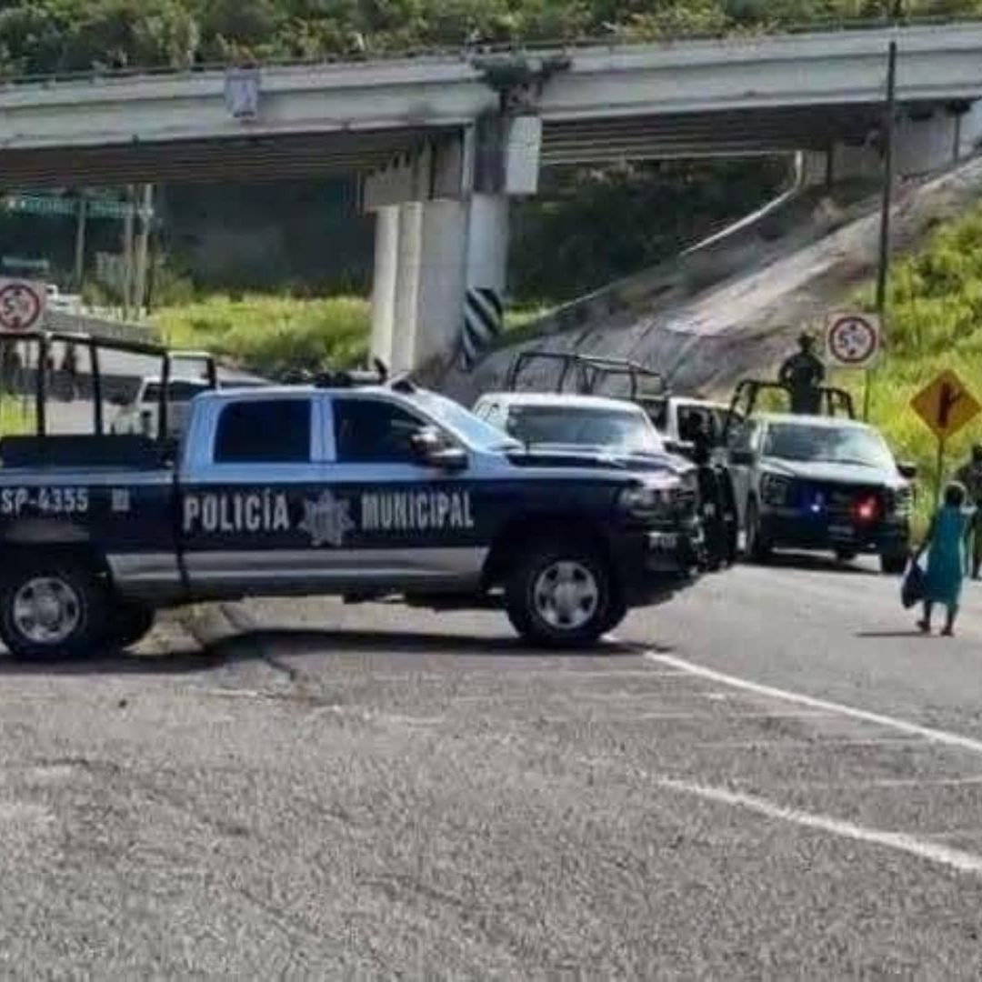 FGE inició una carpeta de investigación tras el hallazgo de restos humanos en la carretera Poza Rica-Cazones.