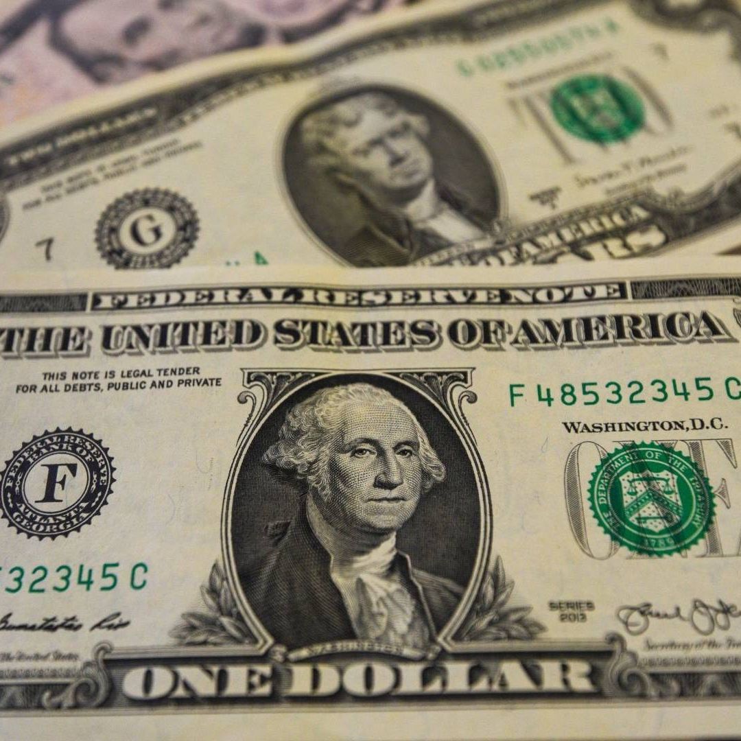 El peso se debilitó ante el dólar este lunes 5 de agosto, superando la barrera de los 20 pesos por primera vez desde 2022