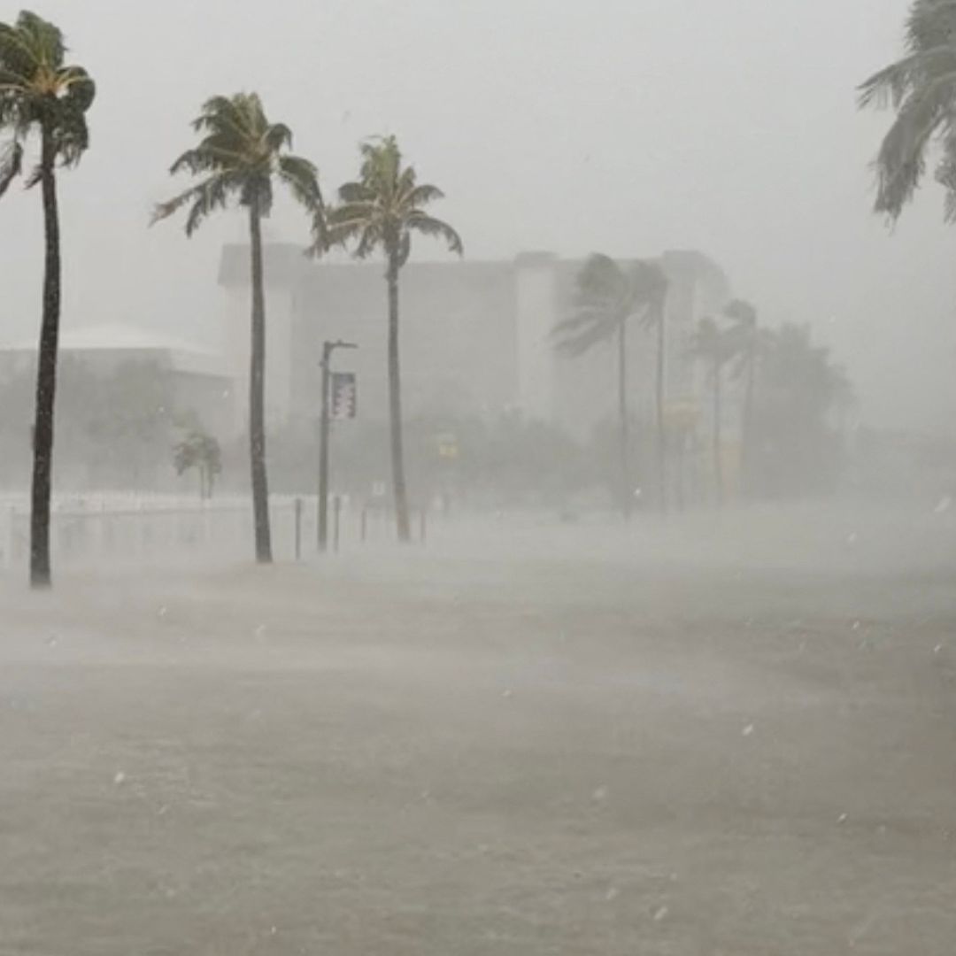 Huracán Debby Toca Tierra en el Norte de Florida como Categoría 1