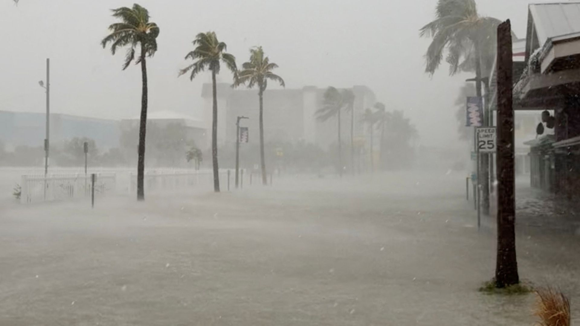 Huracán Debby Toca Tierra en el Norte de Florida como Categoría 1