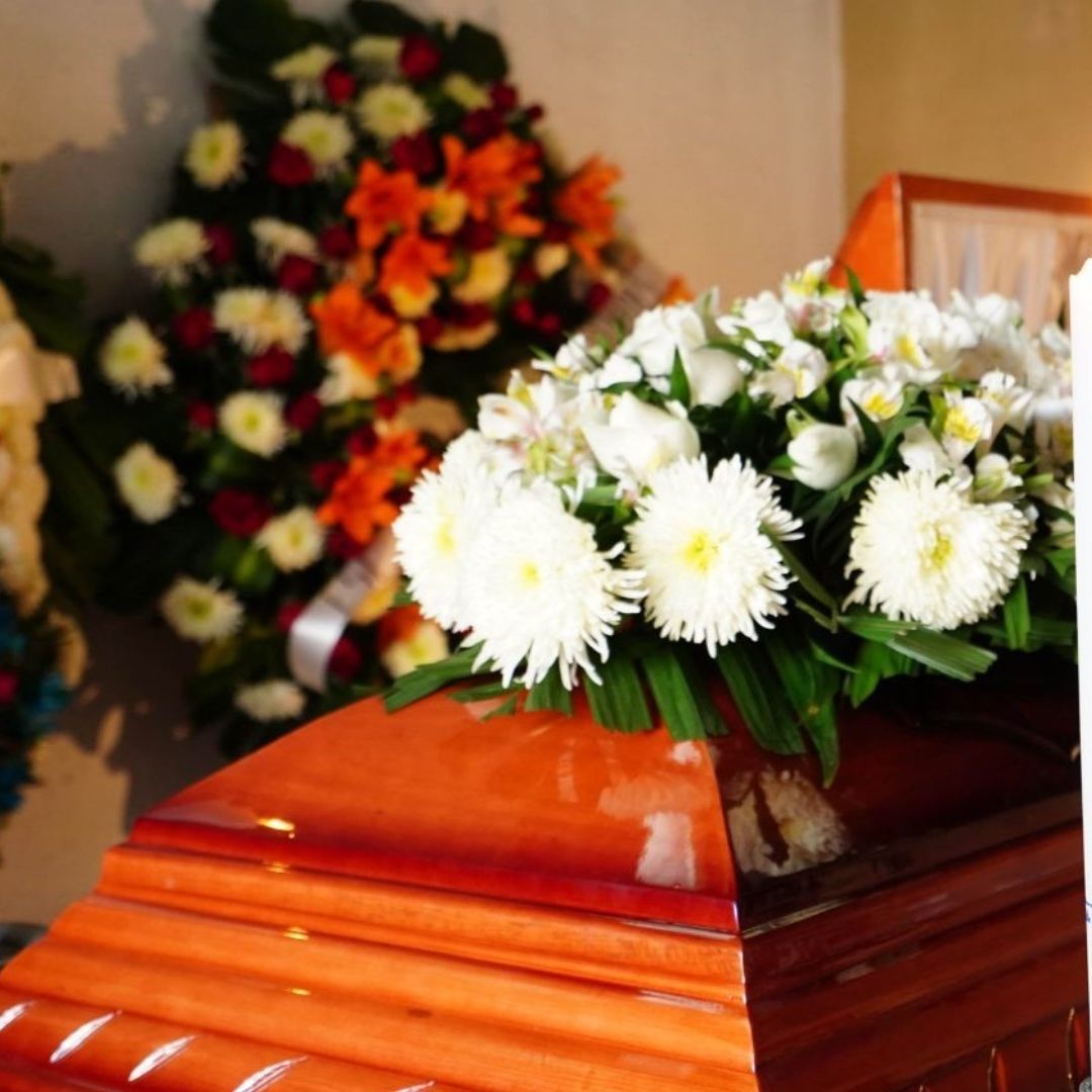Hombre “Juega” con Pistola en Funeral y Mata por Error a su Amigo en CDMX
