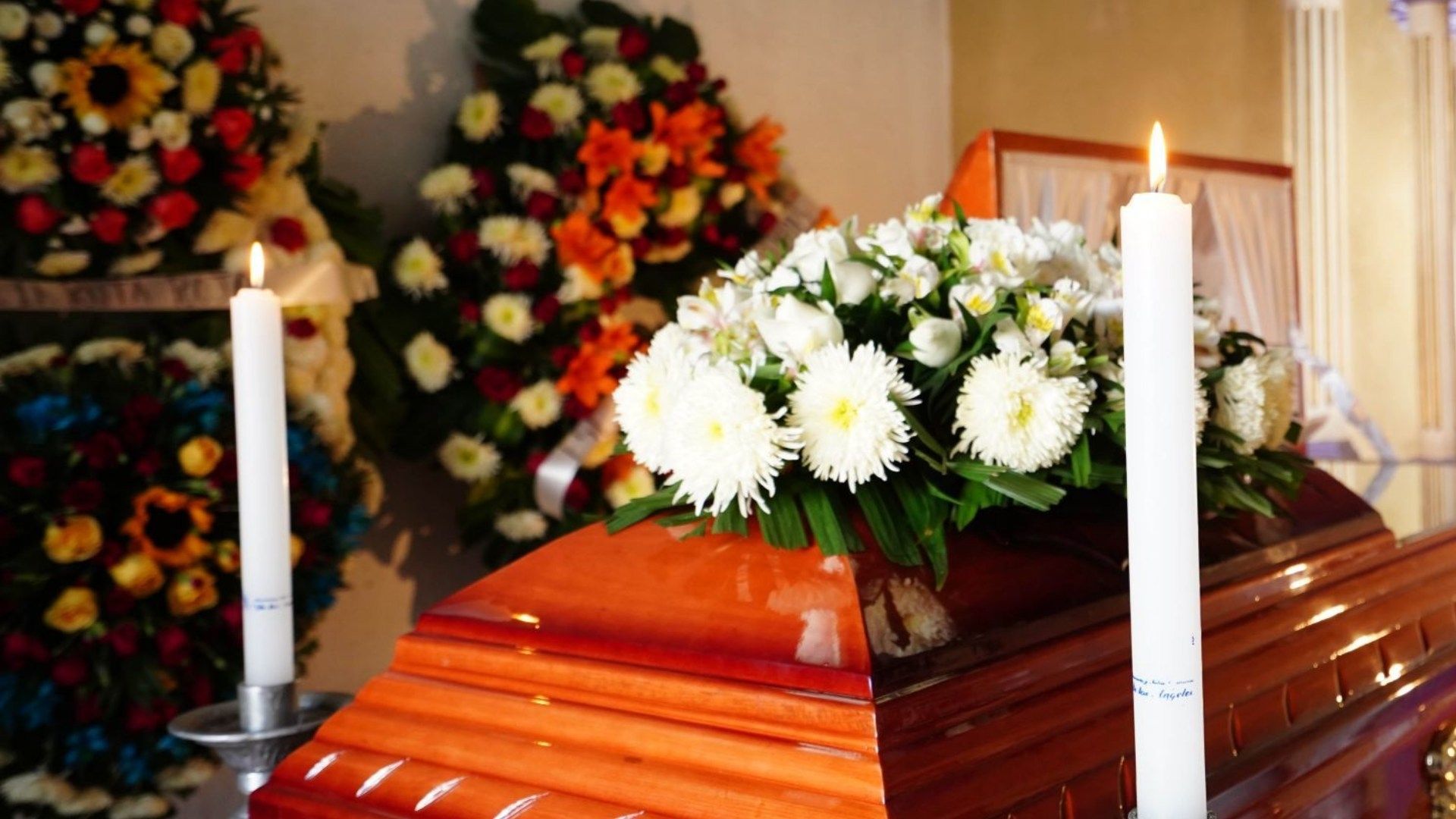 Hombre “Juega” con Pistola en Funeral y Mata por Error a su Amigo en CDMX