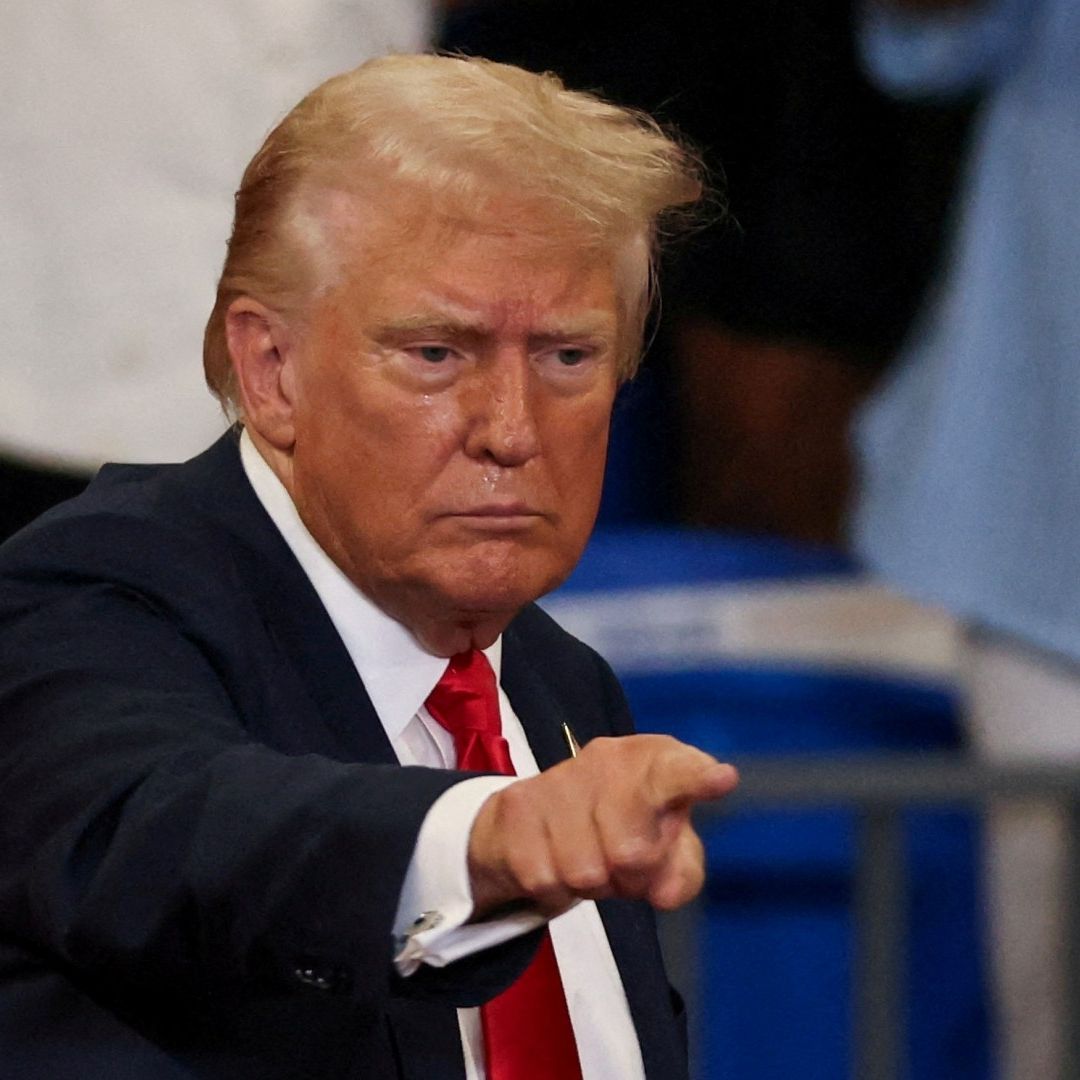 Trump Tacha de Comunistas a Kamala Harris y Tim Walz