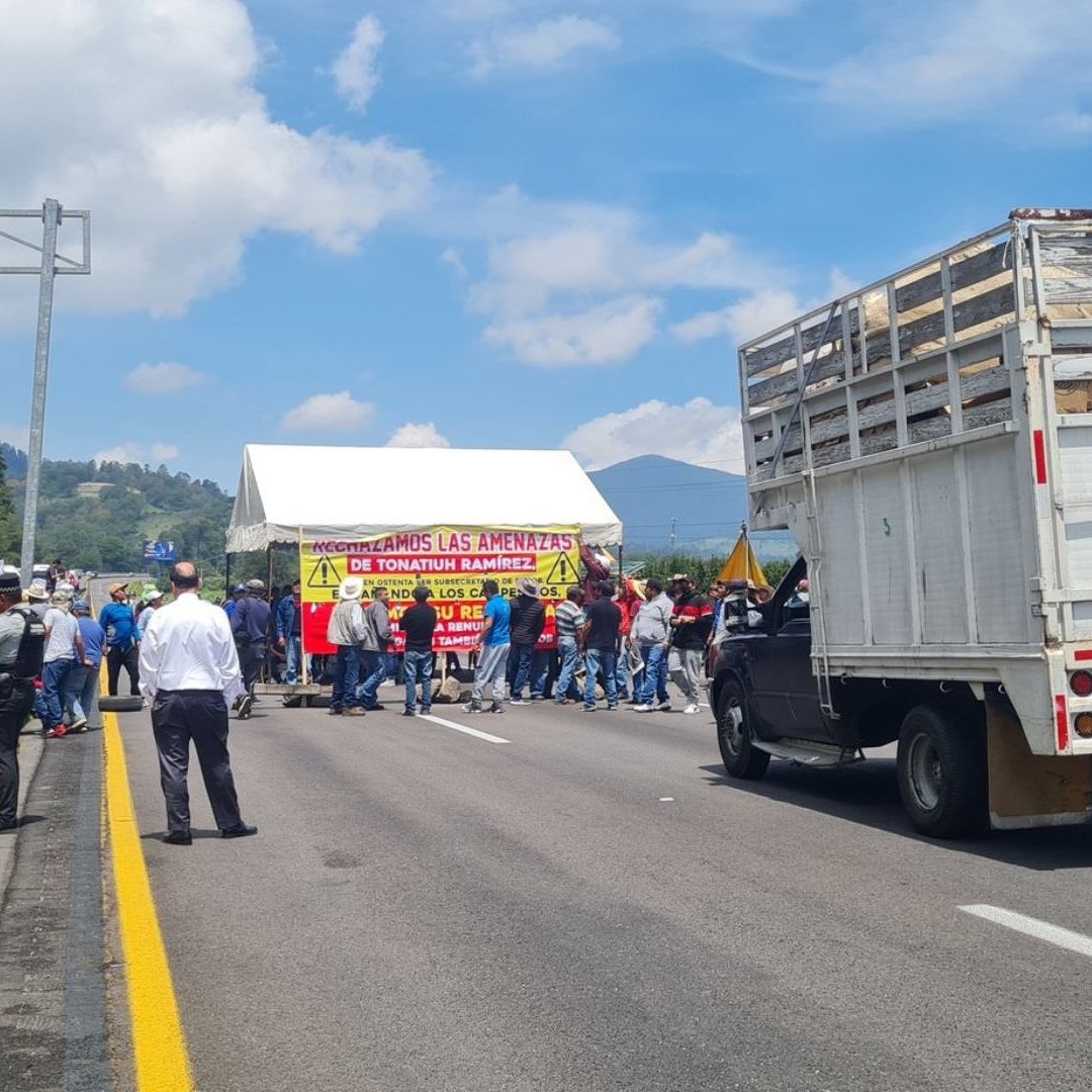 Bloqueo en la México-Puebla: AMLO Explica Motivo del Colapso que Lleva Horas en la Carretera