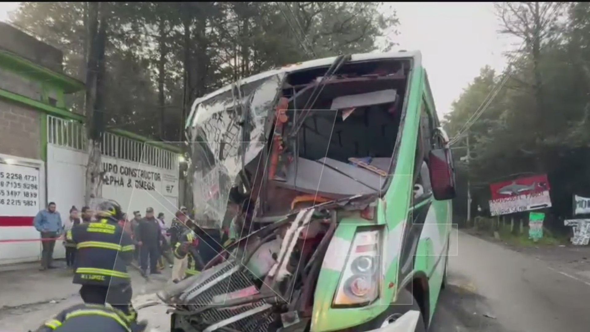 Microbús choca en la Picacho-Ajusco