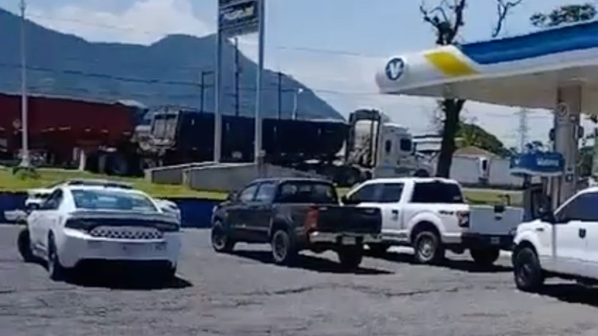 Asesinato en gasolinera de la autopista Orizaba-Córdoba