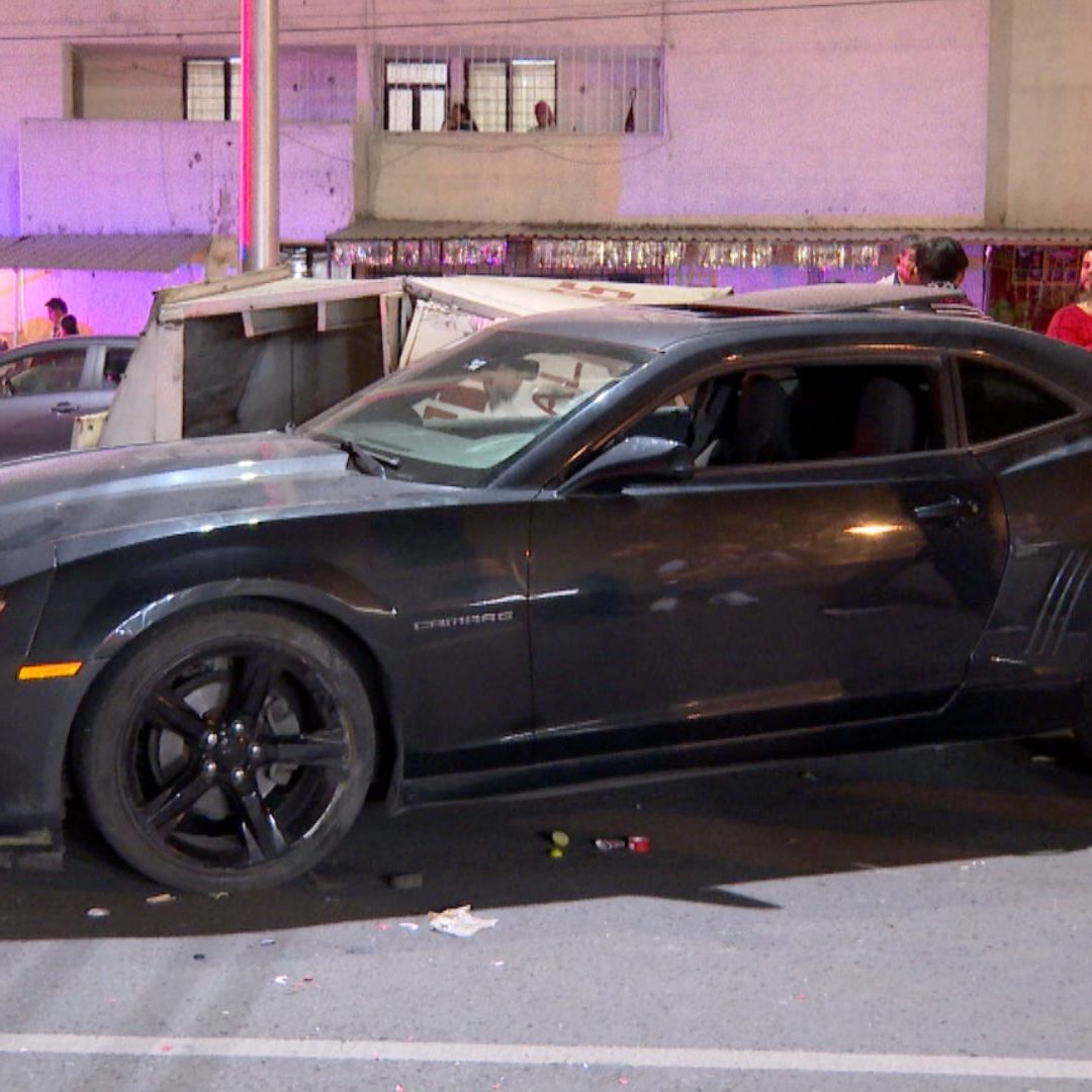 Accidente de Camaro y Vocho en la UH La Margarita de Puebla por Joven que Aprendía a Conducir