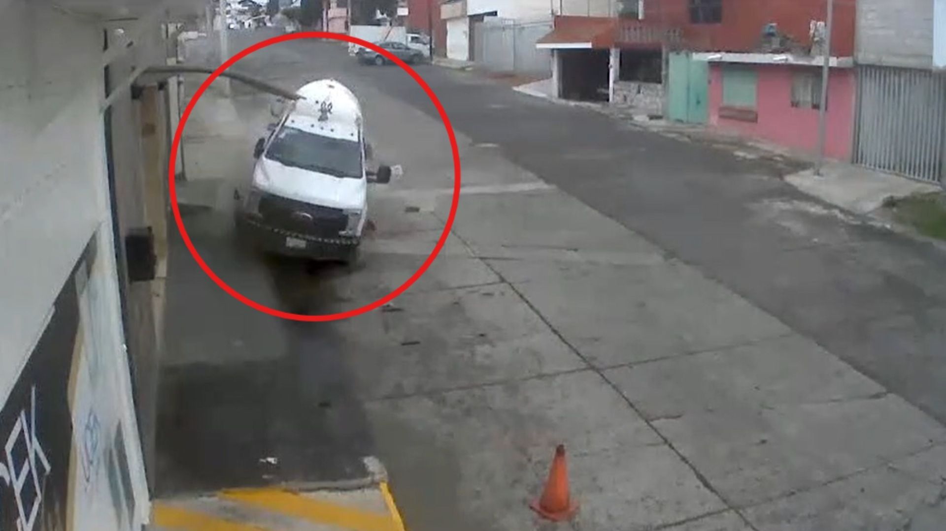 Video: Pipa de Gas Sin Tripulantes Choca contra Barda en Colonia Ampliación Reforma Sur