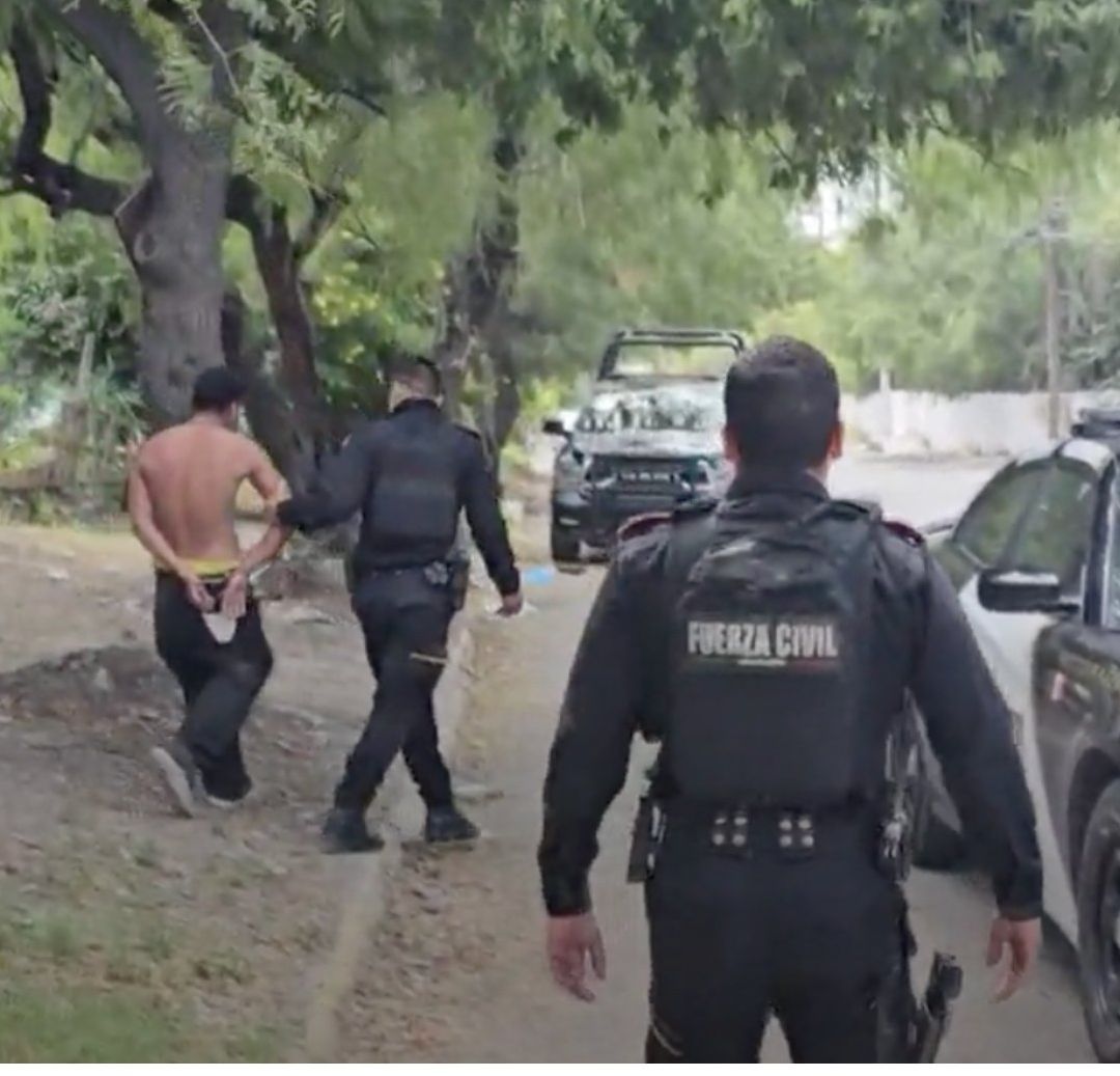 Ladrón detenido robando en secundaria