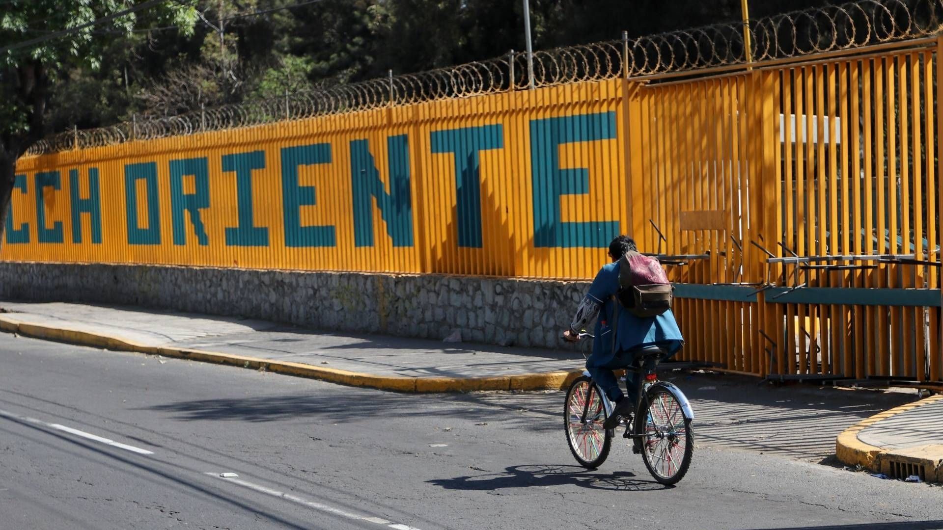 ¿No te quedaste en tu primera opción del COMIPEMS? Esto es lo que puedes hacer para solicitar el cambio de escuela