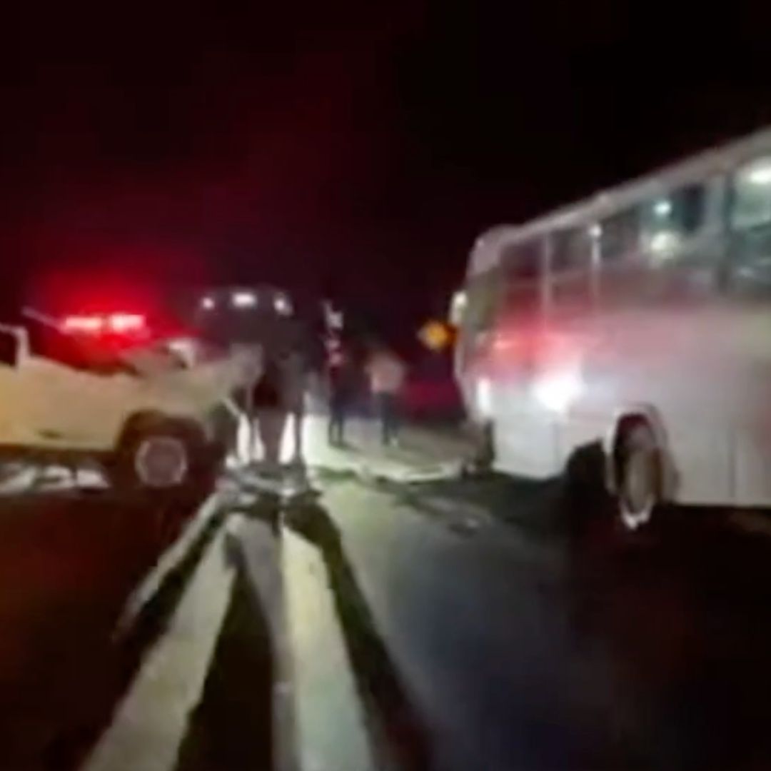Choque Entre Camioneta y Camión en la Carretera Irapuato Cuerámaro Deja 15 Heridos. Nmás Bajío