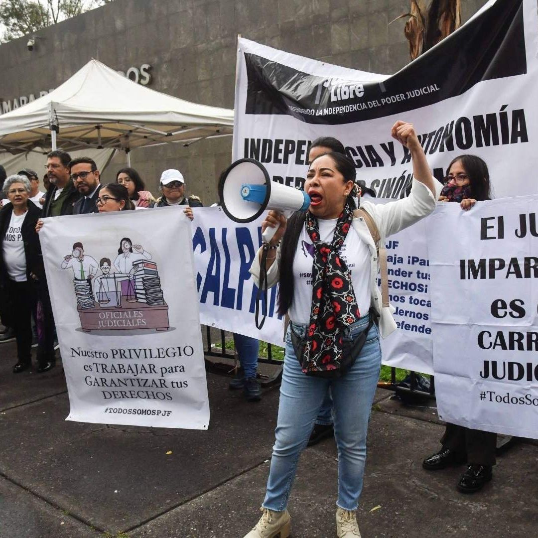 Protesta de trabajadores del Poder Judicial frente a la Cámara de Diputados