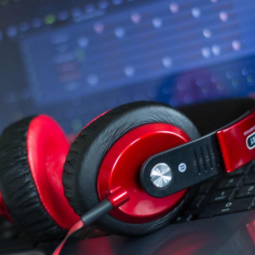Bajan Reproducciones en México de Canciones sobre Apología de Violencia