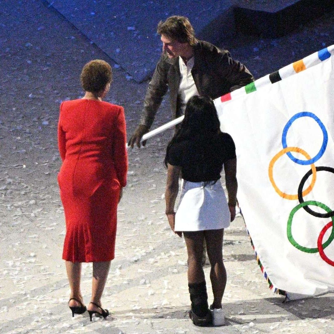 Tom Cruise Sorprende en Clausura de París 2024; Así Fue su Show en el Cierre de Juegos Olímpicos