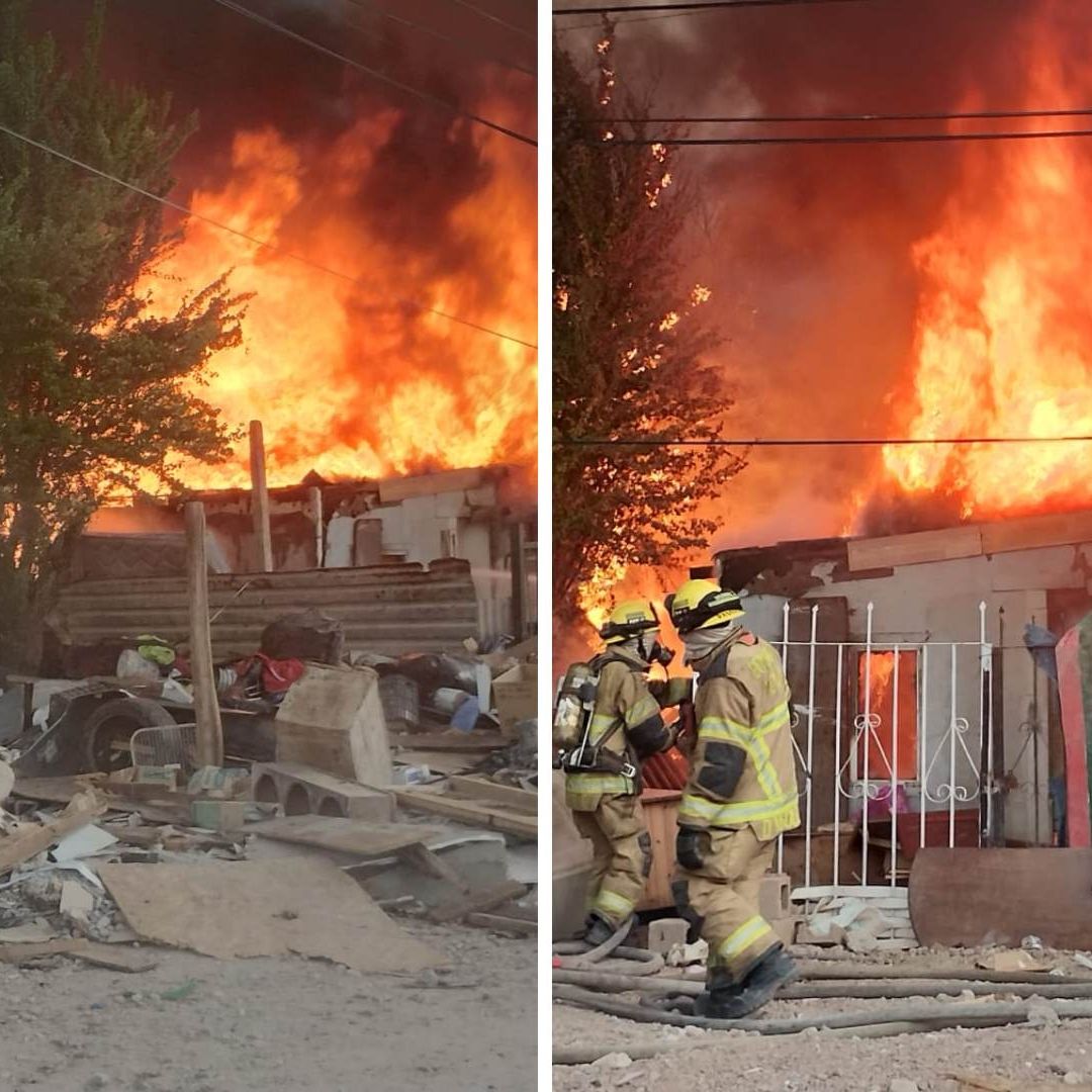 Voraz Incendio Consume una Casa y Alcanza a Otra en Mexicali