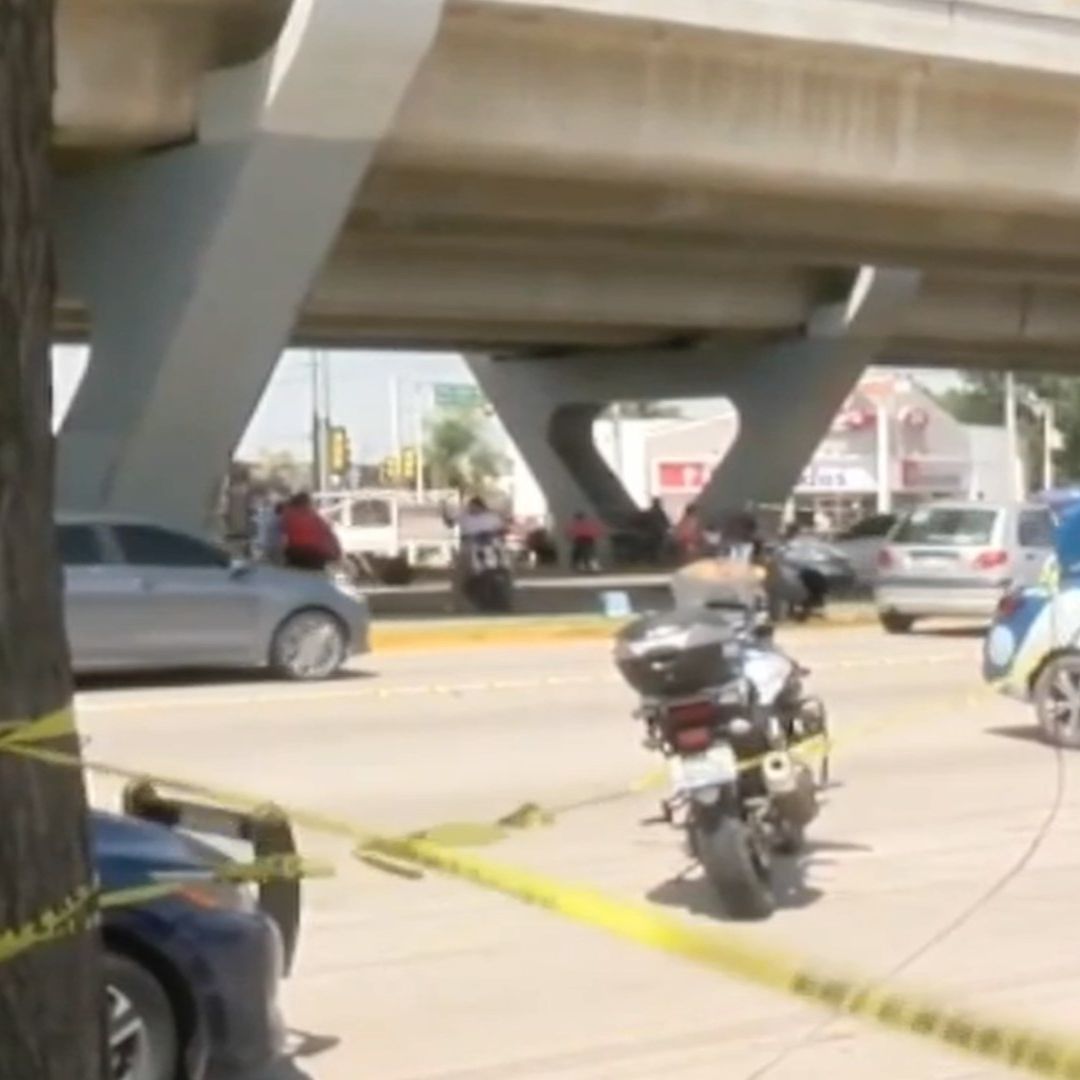 Conductor se Pasa el Alto Atropella y Mata a Motociclista en León Guanajuato