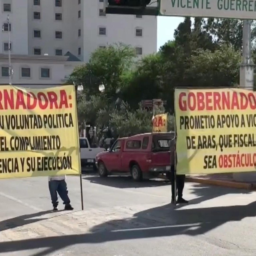 Víctimas de Fraude de Aras Protestan Frente a Palacio de Gobierno en Chihuahua
