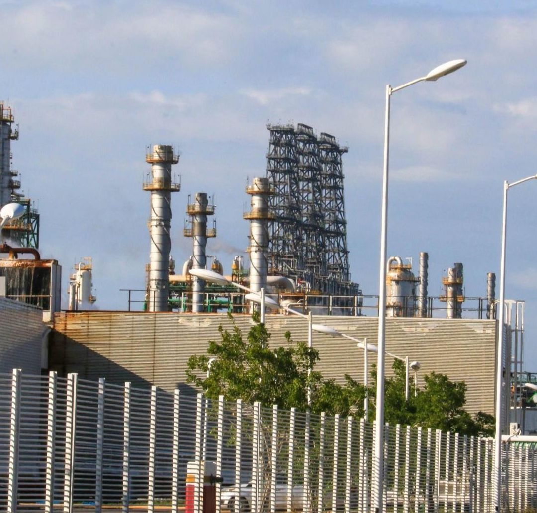 Acusan en EUA a 2 Empresarios Mexicanos de Sobornar a Funcionarios de Pemex; Uno Está Prófugo