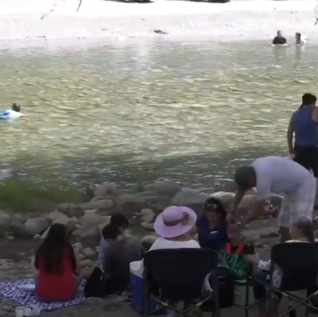 Familias disfrutan el fin de semana acudiendo a disfrutar al campo