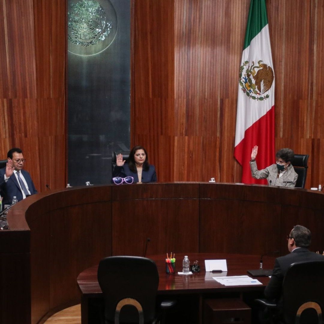 Sesión pública en el Tribunal Electoral donde avalaron la validez de la elección presidencial.