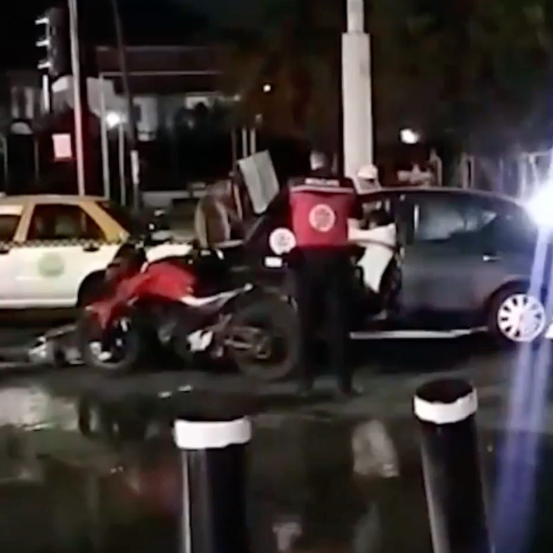 Cuerpos de emergencia se movilizaron a la colonia Croc en monterrey para brindarles apoyo.