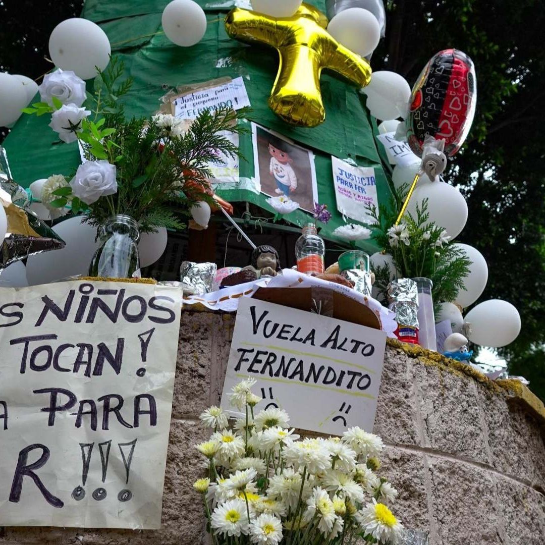 Altar al niño Fernando por su muerte en La Paz