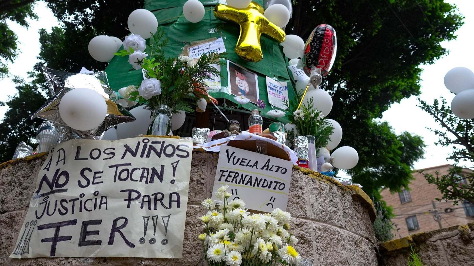 Altar al niño Fernando por su muerte en La Paz