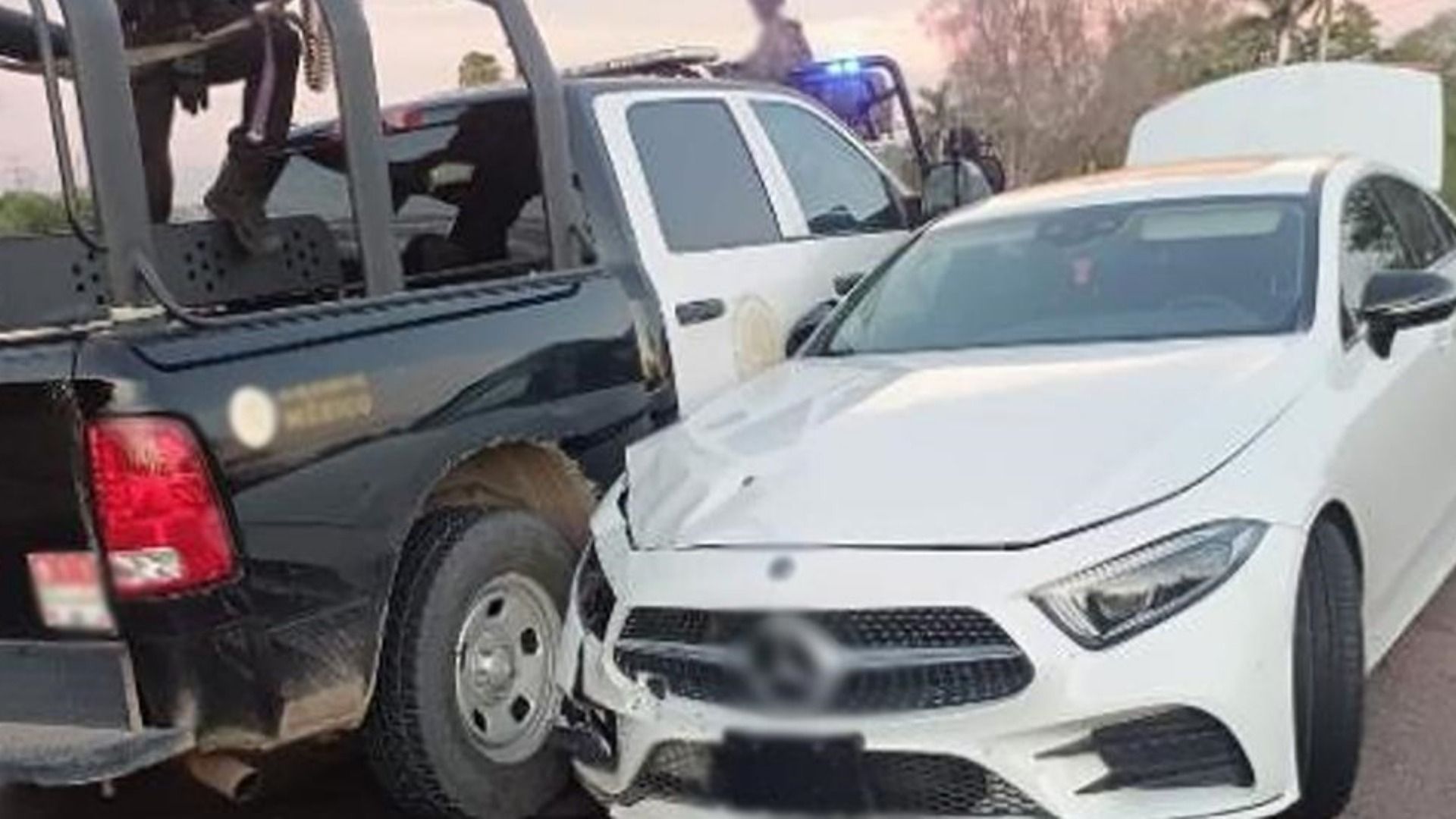 Auto de lujo decomisado en Sinaloa