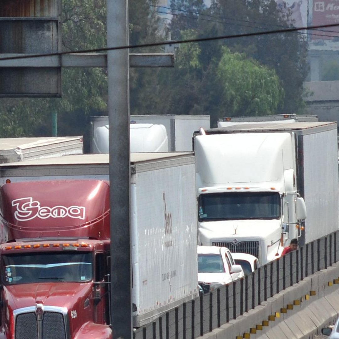 Tráfico en autopista México-Querétaro