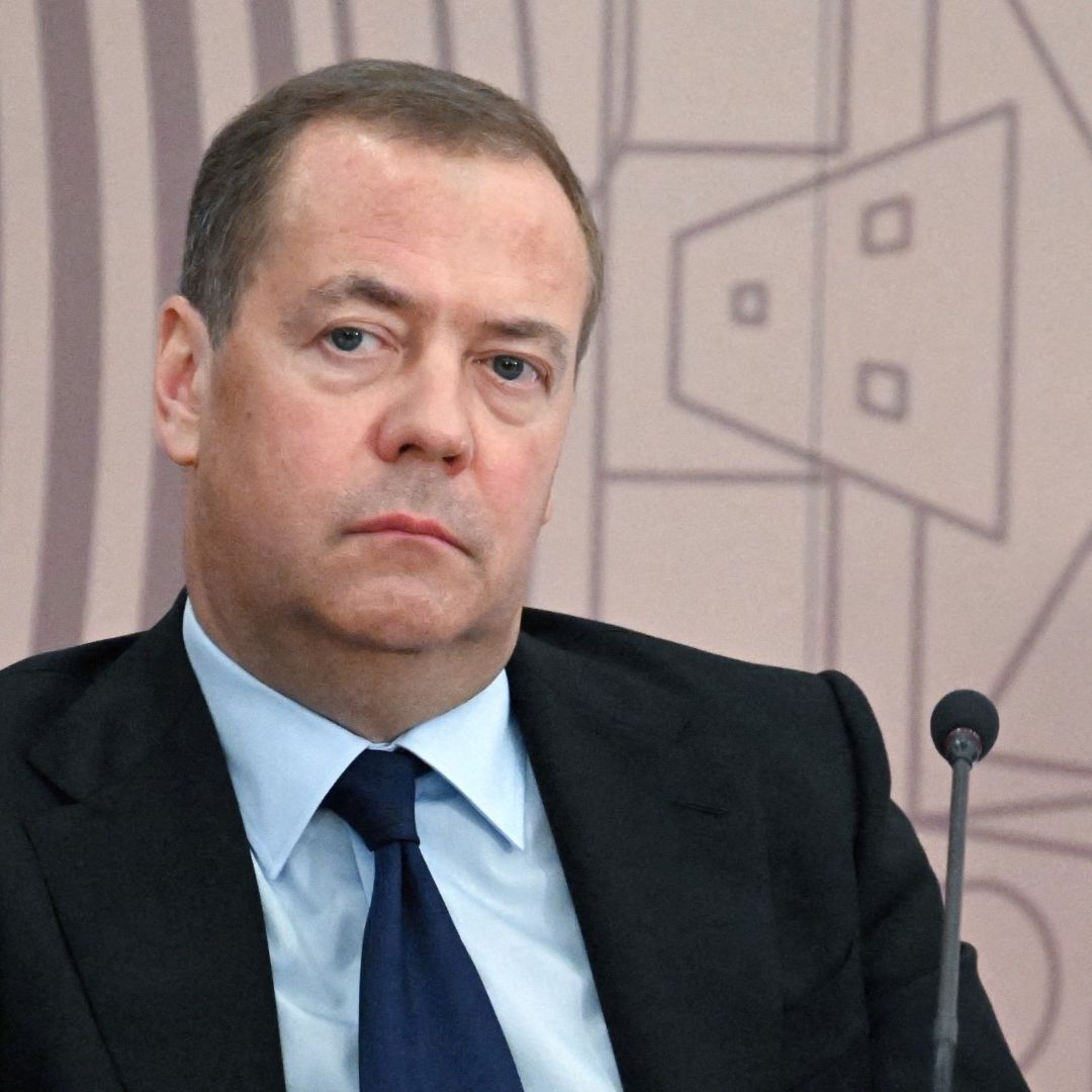 Dmitri Medvedev Dice Que Ucrania Recluta a Narcos Mexicanos y Colombianos para Combatir a Rusia