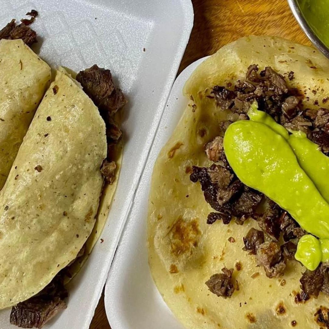 Mujeres Golpean y Amarran a Menor por Robar Tacos; Llevaba 1 Día Sin Comer