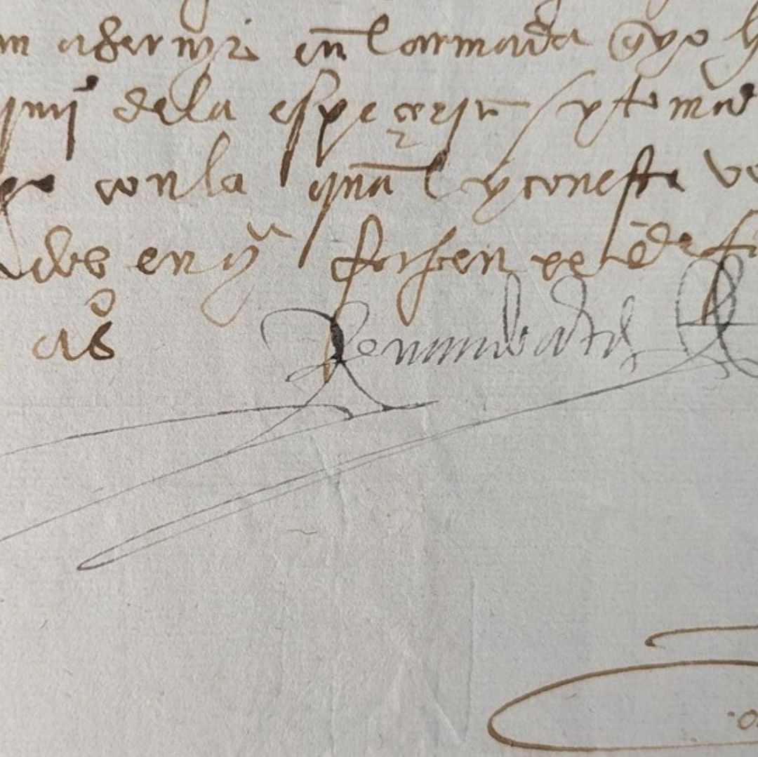 Carta escrita con letra manuscrita, tiene una firma y el documento es de color blanco con pequeñas manchas.