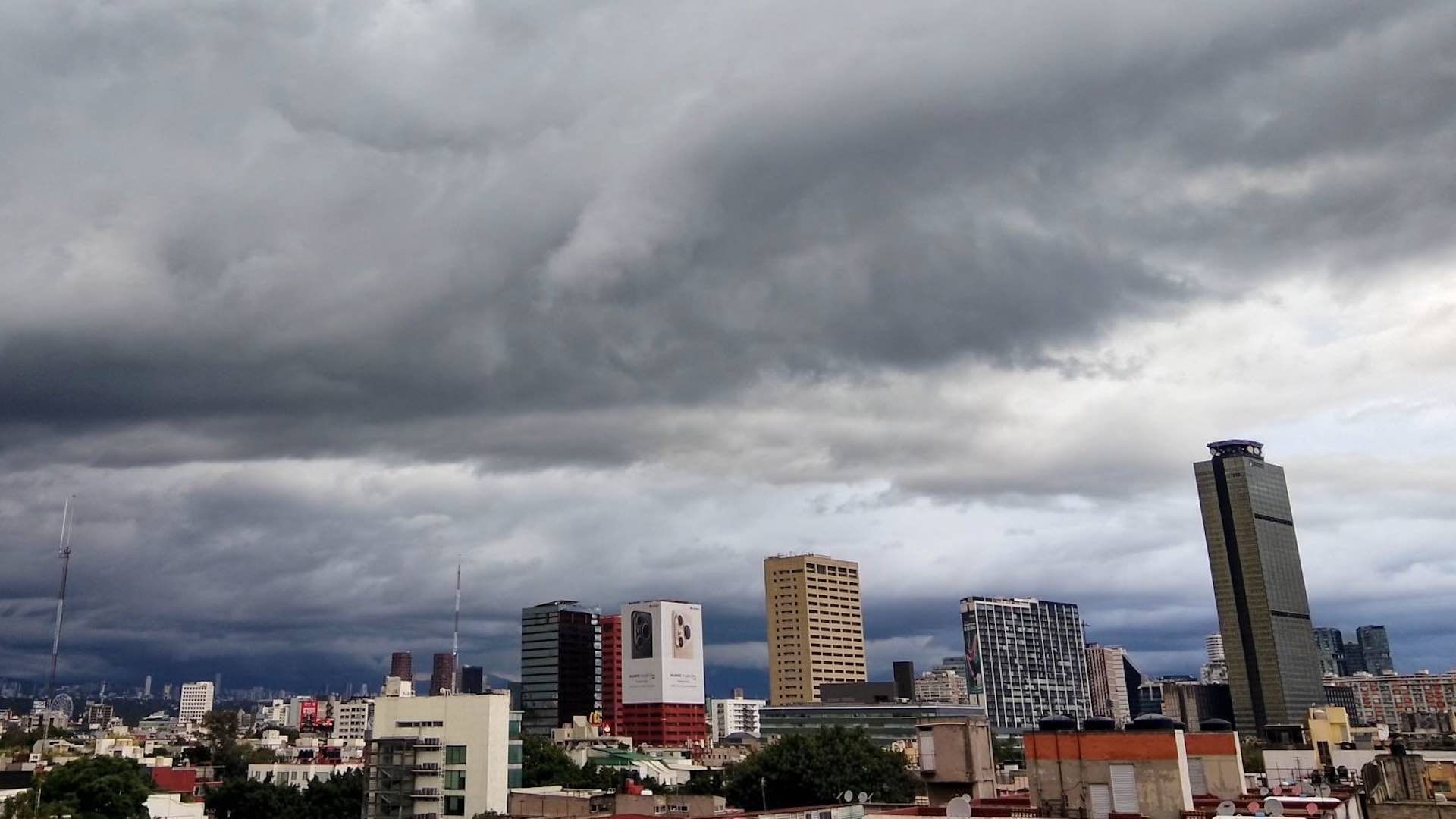 ¿Qué es una tormenta negra y qué tan probable es que ocurra en CDMX hoy?