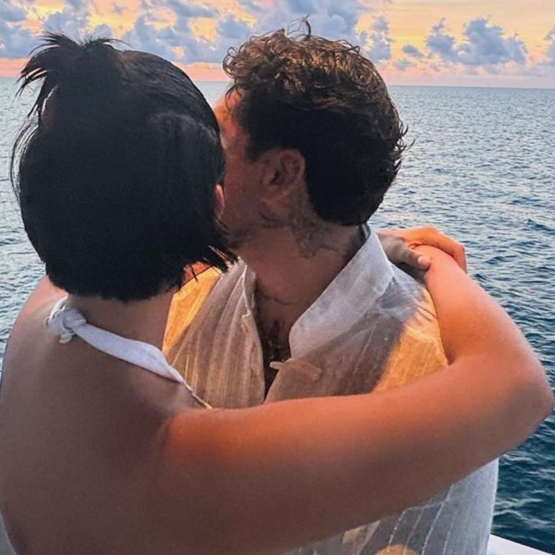 Foto desmiente embarazo de Ángela Aguilar