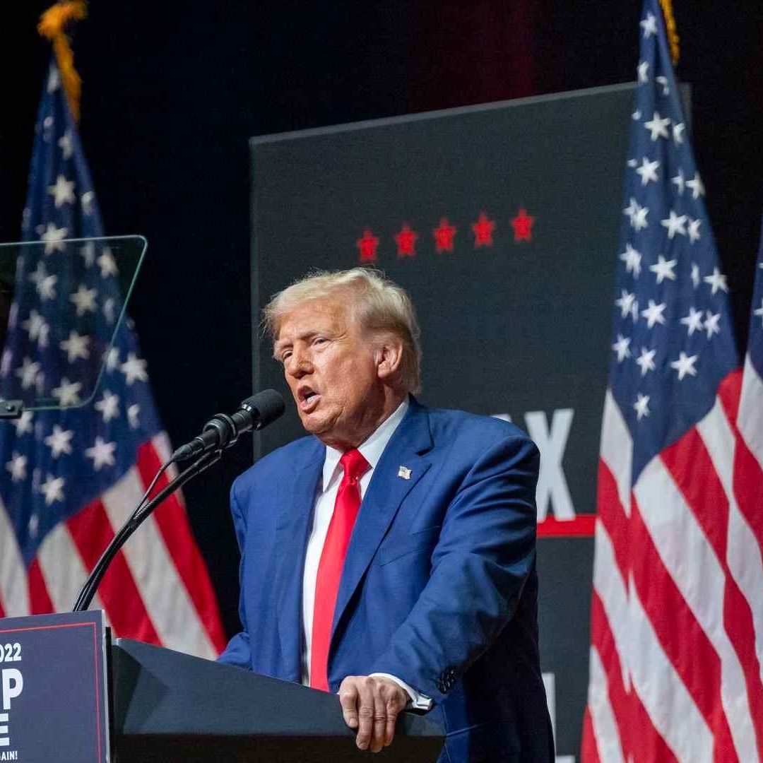 Trump visitará cuatro estados clave intentando quitar atención mediática a los demócratas.