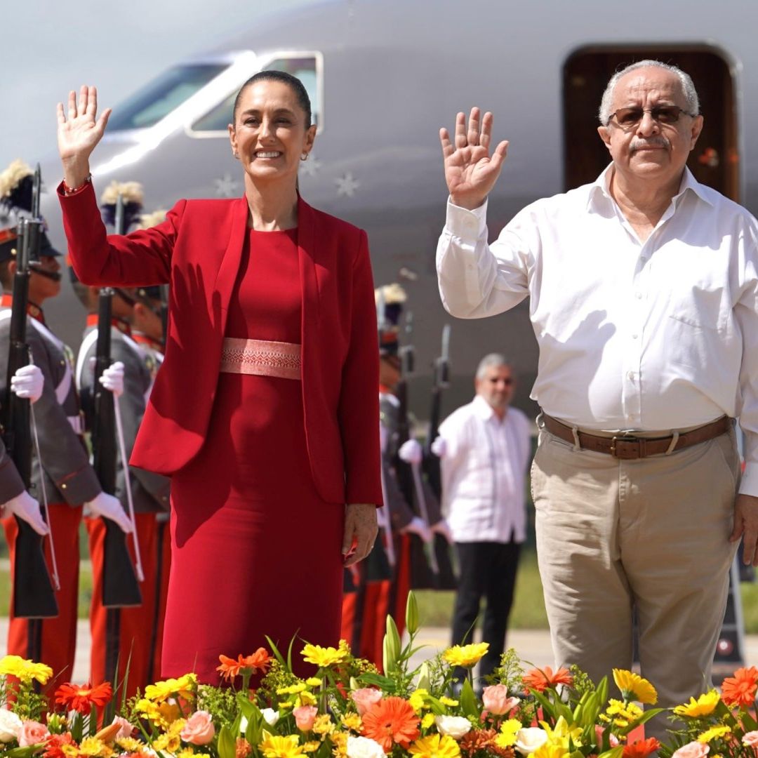 Claudia Sheinbaum saluda a su llagada a Guatemala