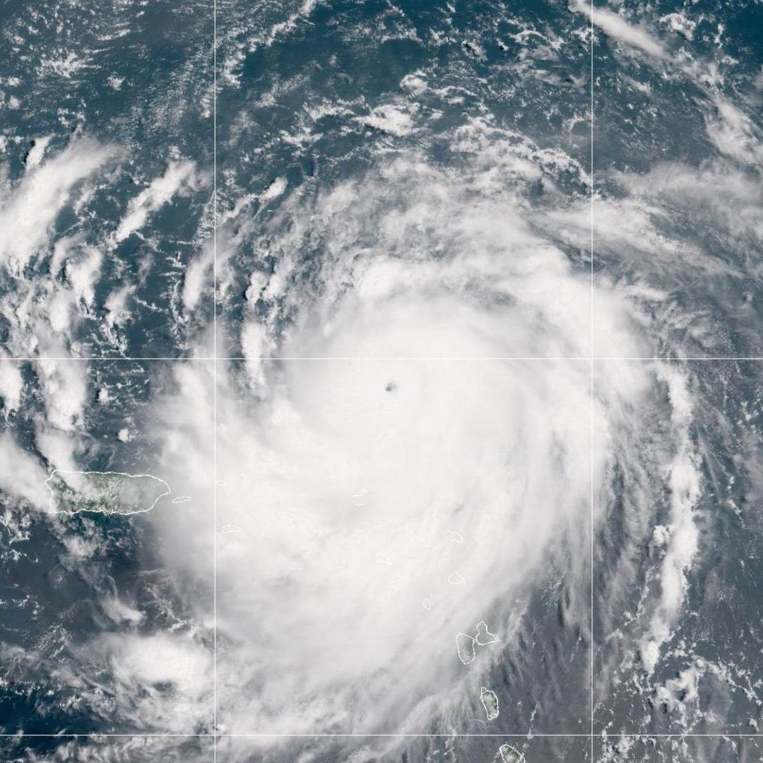 Así se ve el huracán Erin dese el espacio, en su trayectoria este sábado