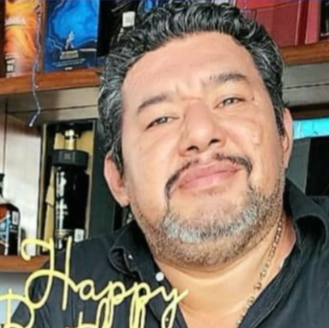 Su cuerpo fue localizado en las últimas horas sobre la carretera federal México - Tuxpan entre los municipios de Jalpan y Venustiano Carranza del estado de Puebla.