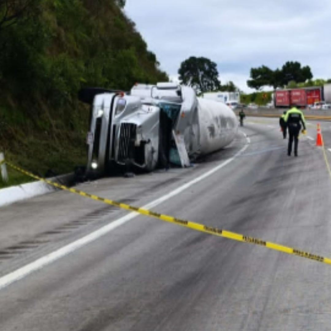 ¿Qué Está Pasando en la Autopista México-Puebla? Conductores Llevan Horas Sin Avanzar