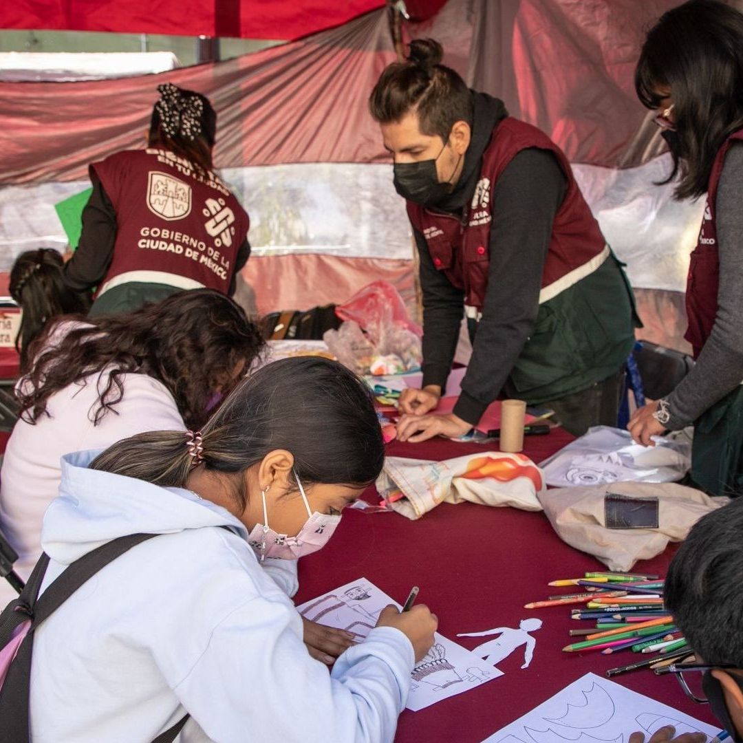 Las Ferias del Bienestar en CDMX invitan a los estudiantes a tramitar su acta de nacimiento gratis y certificada