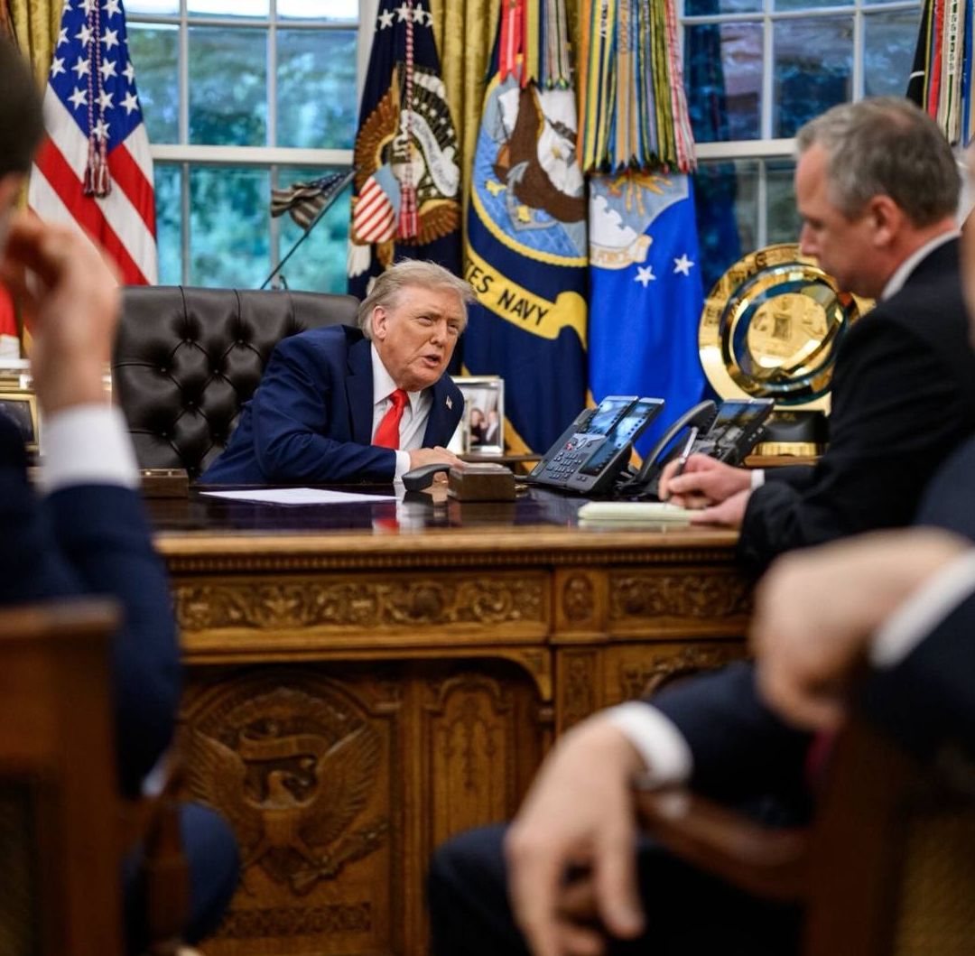 ¿Cómo Fue la Llamada entre Donald Trump y Vladimir Putin? Casa Blanca Publica Foto del Momento